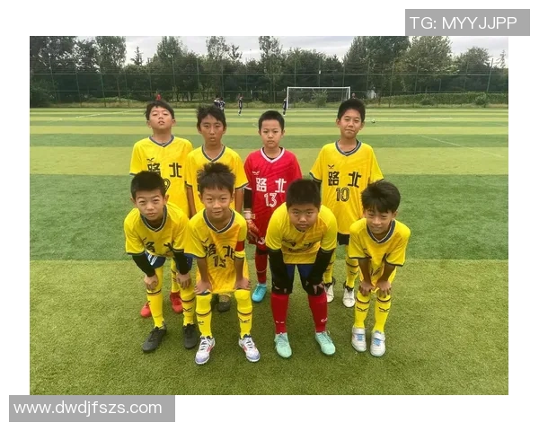 上海足球队的奋斗历程与大师赛的荣耀之路探秘 上海足球队的奋斗历程与大师赛的荣耀之路探秘