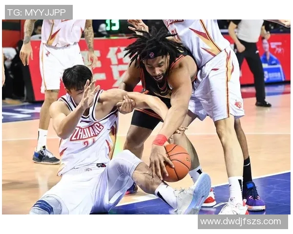 赛后分析:深圳篮球队与杭州篮球队的战术配合与表现评估 赛后分析:深圳篮球队与杭州篮球队的战术配合与表现评估