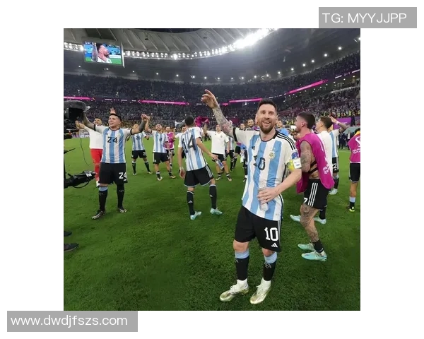 绿茵场上的闪耀瞬间足球明星背后的故事与梦想